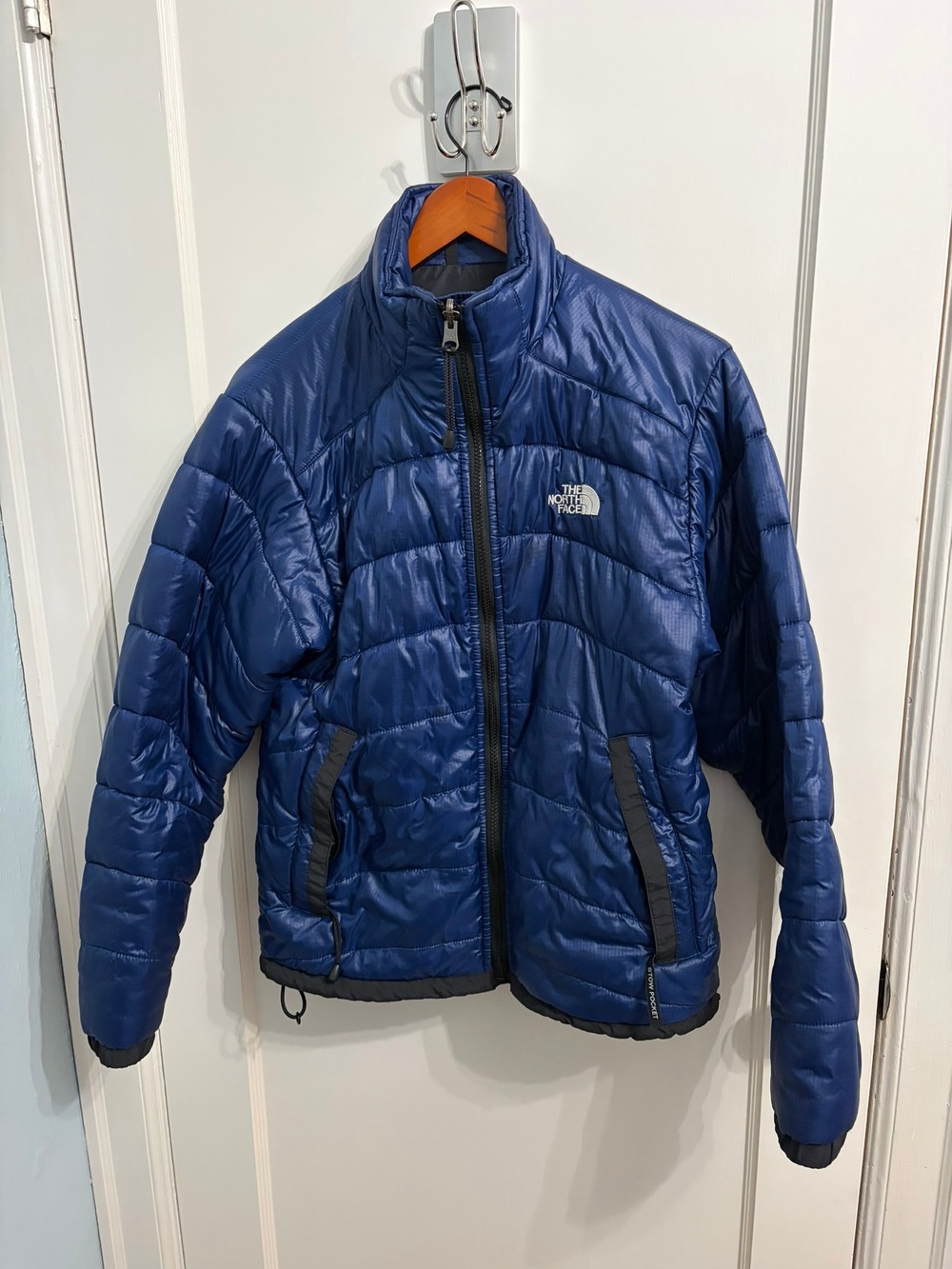 *The North Face Men's Small Packable Puffer Jacket Navy Stow Pocket Stain